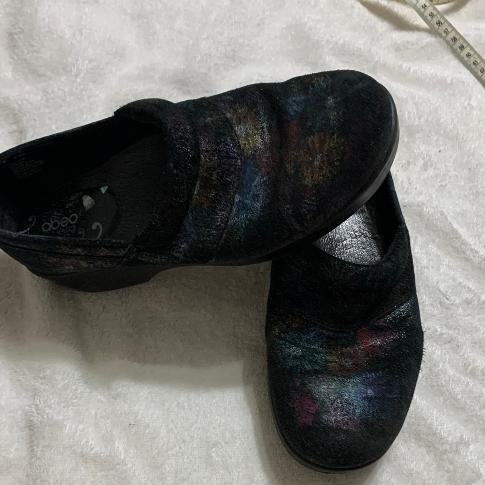 Abeo Dark Multicolor Mules